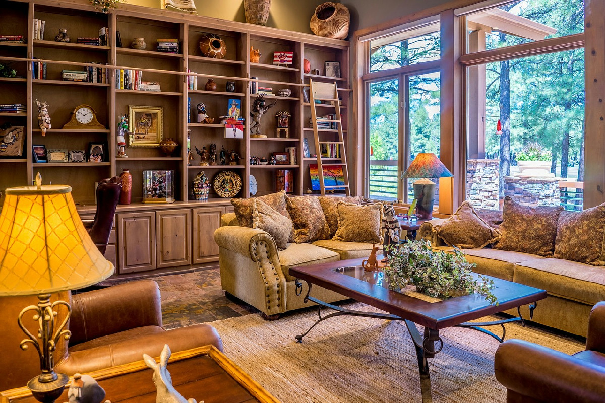 Non solo pareti: 6 idee furbe per dividere e decorare casa che tutti stanno copiando ora